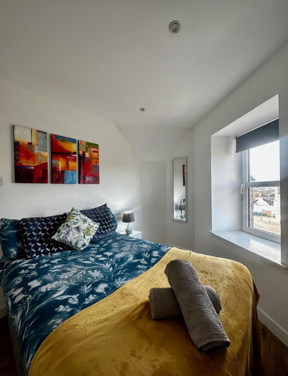3-Bedroom Flat In The City Centre Next To The River Ness Инвернесс Экстерьер фото
